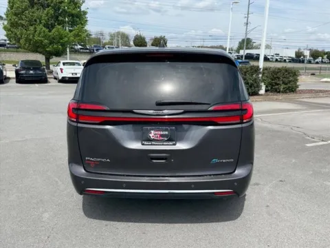 More photos of 2023 Chrysler Pacifica Hybrid Touring L at Johnson City Nissan, TN