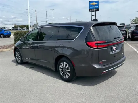 More photos of 2023 Chrysler Pacifica Hybrid Touring L at Johnson City Nissan, TN