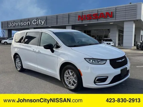 White 2025 Chrysler Pacifica Select for sale in Johnson City, TN