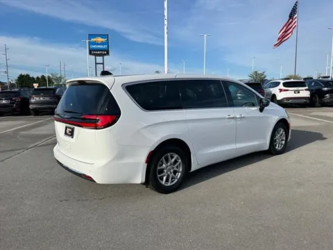 Another view of 2025 Chrysler Pacifica Select for sale in Johnson City, TN at Johnson City Nissan