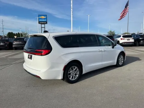 Another view of 2025 Chrysler Pacifica Select for sale in Johnson City, TN at Johnson City Nissan