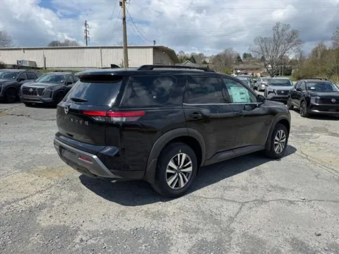 More photos of 2026 Nissan Pathfinder SL at Johnson City Nissan, TN
