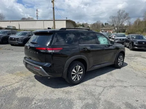 More photos of 2026 Nissan Pathfinder SL at Johnson City Nissan, TN