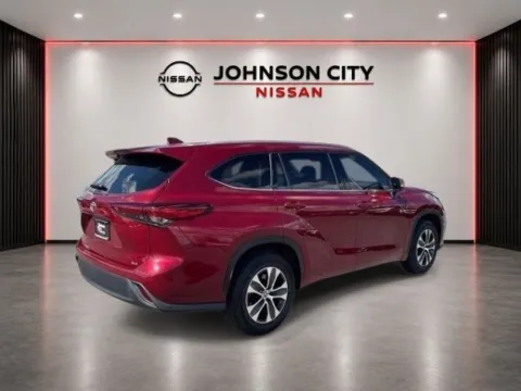 More photos of 2022 Toyota Highlander XLE at Johnson City Nissan, TN