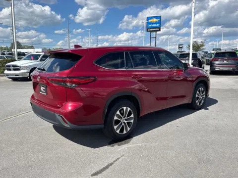 Another view of 2022 Toyota Highlander XLE for sale in Johnson City, TN at Johnson City Nissan