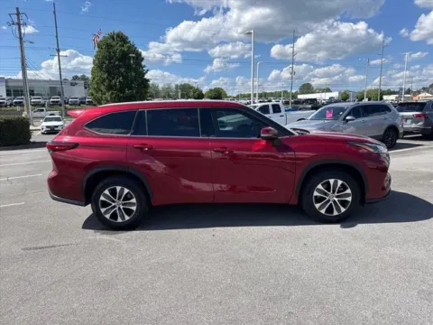 Photos of 2022 Toyota Highlander XLE for sale in Johnson City, TN at Johnson City Nissan