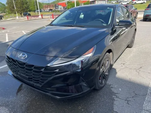 Black 2022 Hyundai Elantra SEL for sale in Johnson City, TN