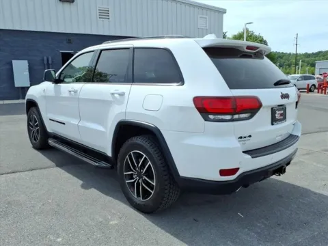 More photos of 2021 Jeep Grand Cherokee Trailhawk at Johnson City Nissan, TN