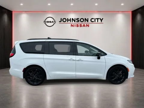 Another view of 2025 Chrysler Pacifica Limited for sale in Johnson City, TN at Johnson City Nissan