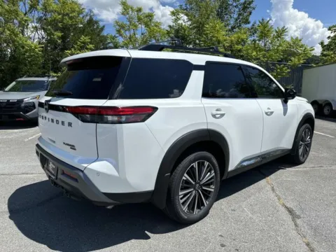 More photos of 2026 Nissan Pathfinder Platinum at Johnson City Nissan, TN