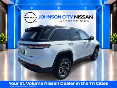 More photos of 2022 Jeep Grand Cherokee Trailhawk at Johnson City Nissan, TN
