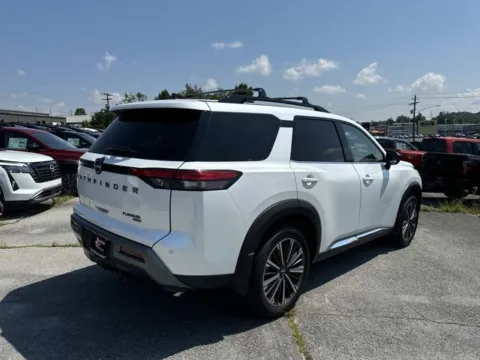 More photos of 2026 Nissan Pathfinder Platinum at Johnson City Nissan, TN