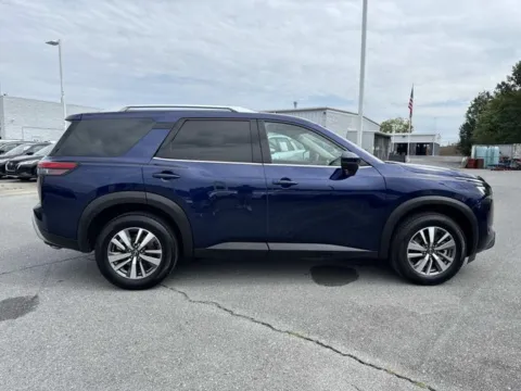 Another view of 2025 Nissan Pathfinder SL for sale in Johnson City, TN at Johnson City Nissan