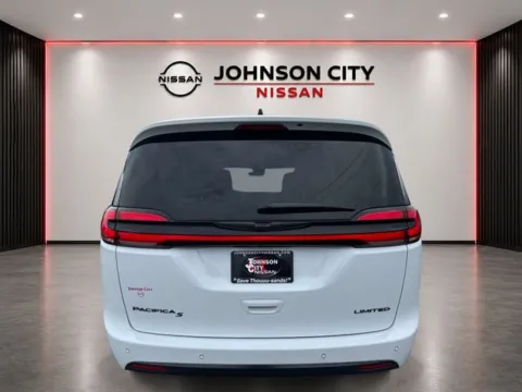More photos of 2025 Chrysler Pacifica Limited at Johnson City Nissan, TN