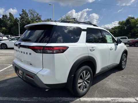 More photos of 2026 Nissan Pathfinder SL at Johnson City Nissan, TN