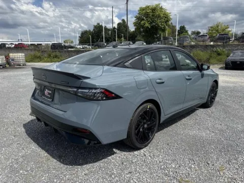 More photos of 2027 Nissan Sentra SR at Johnson City Nissan, TN