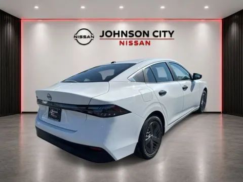 More photos of 2027 Nissan Sentra S at Johnson City Nissan, TN