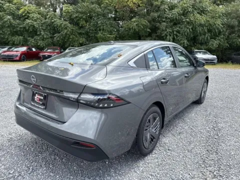 More photos of 2027 Nissan Sentra S at Johnson City Nissan, TN