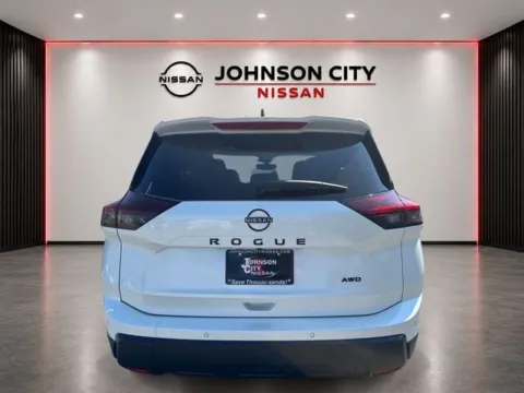 More photos of 2026 Nissan Rogue Dark Armor at Johnson City Nissan, TN
