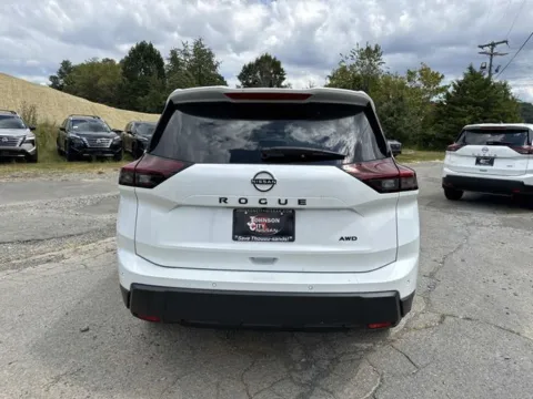 More photos of 2026 Nissan Rogue Dark Armor at Johnson City Nissan, TN
