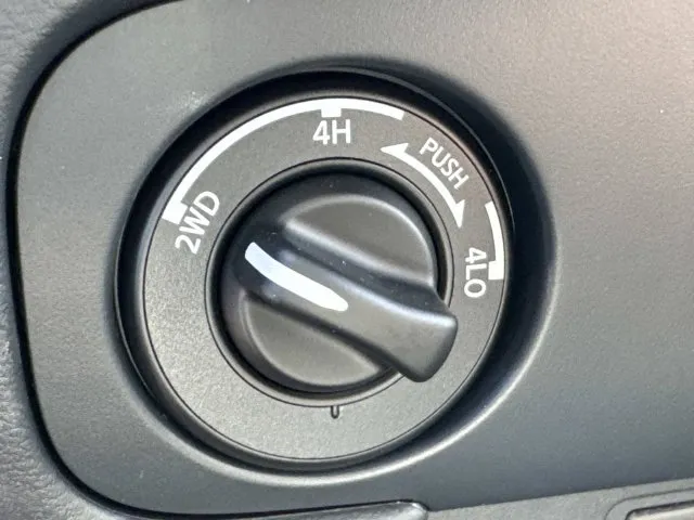 2026 Nissan Frontier SV - Photo 32