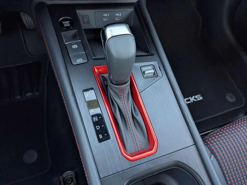 2026 Nissan KICKS SR - Photo 22