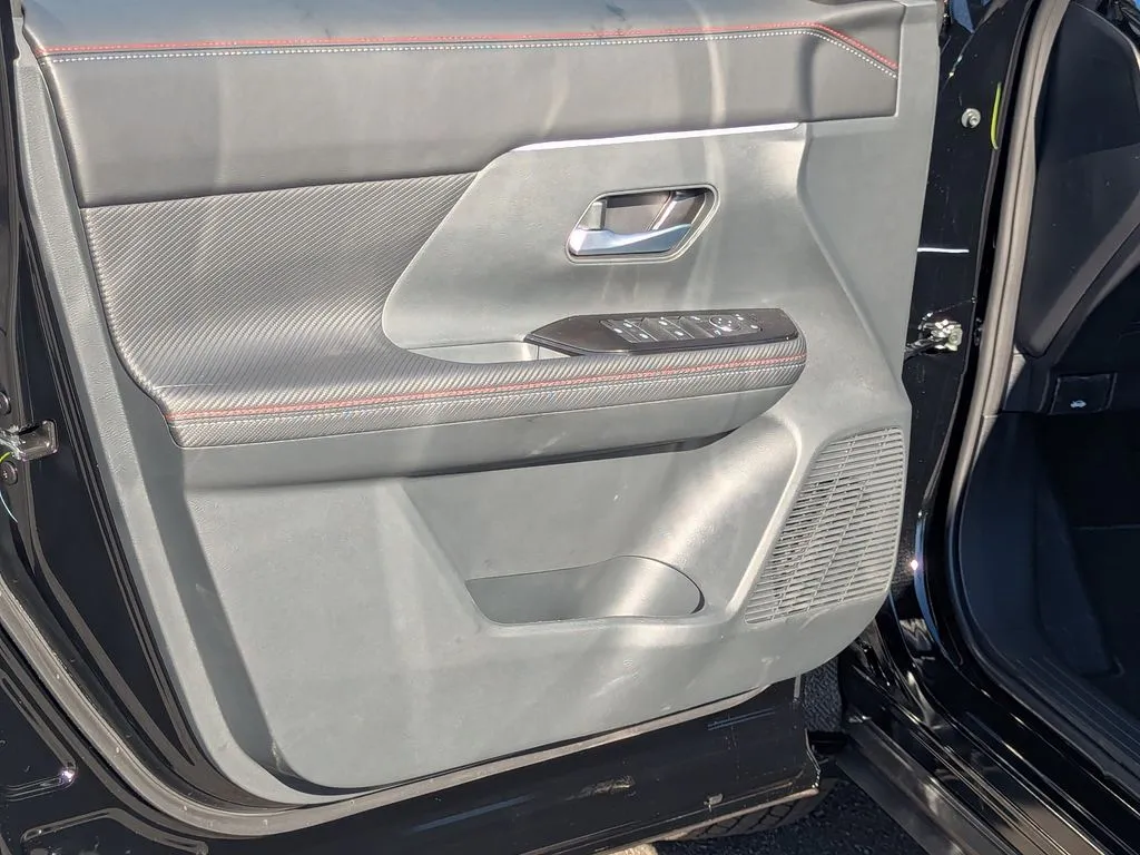 2026 Nissan KICKS SR - Photo 11