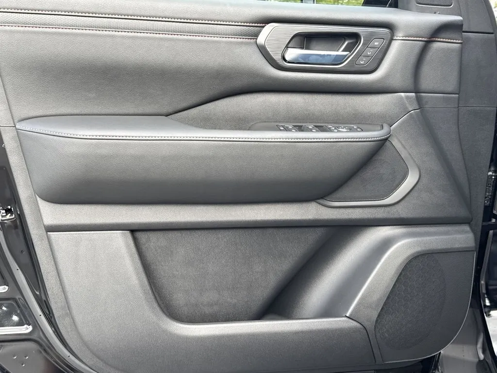 2026 Nissan Armada PRO-4X - Photo 11