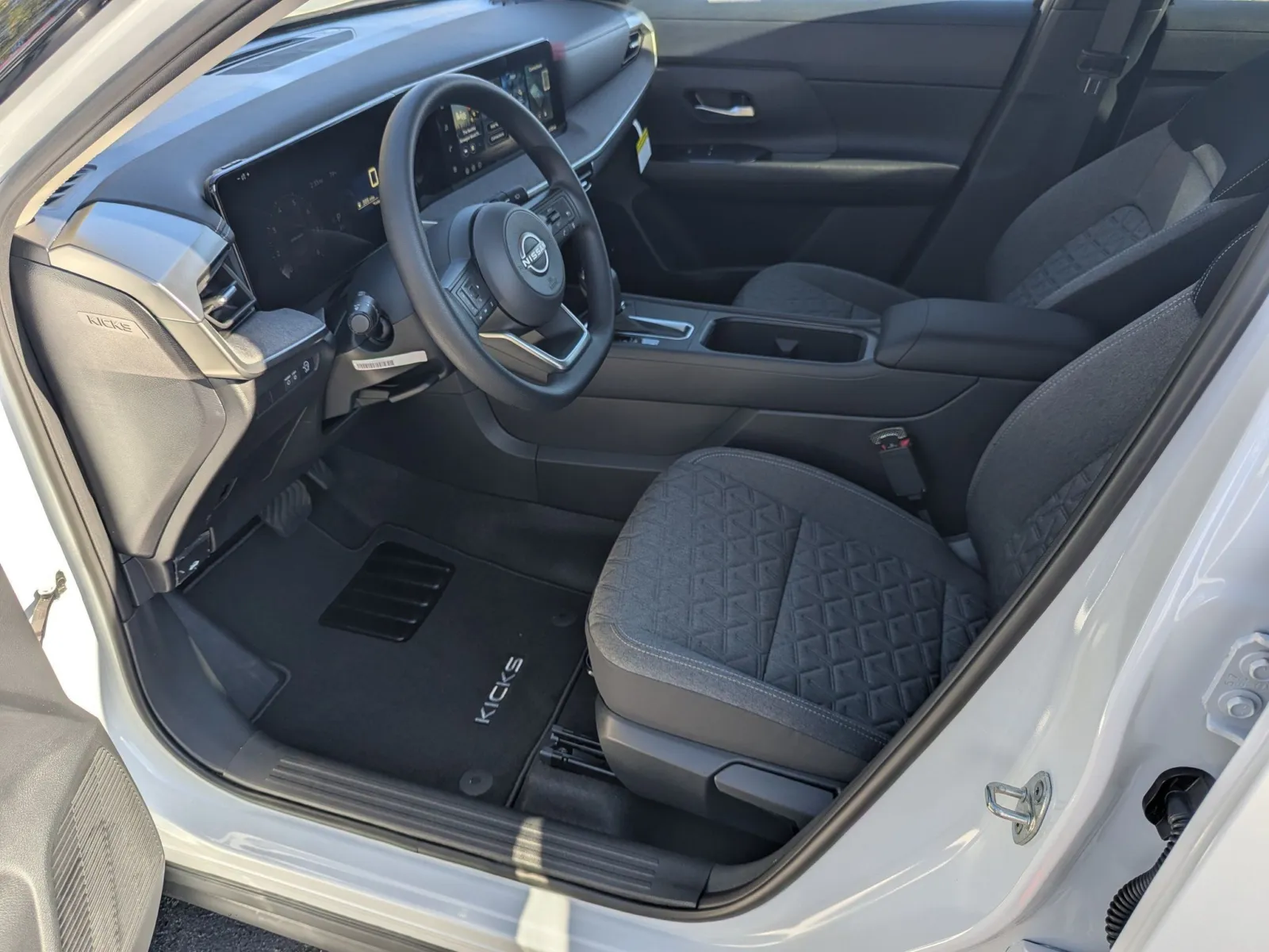 2026 Nissan KICKS SV - Photo 10