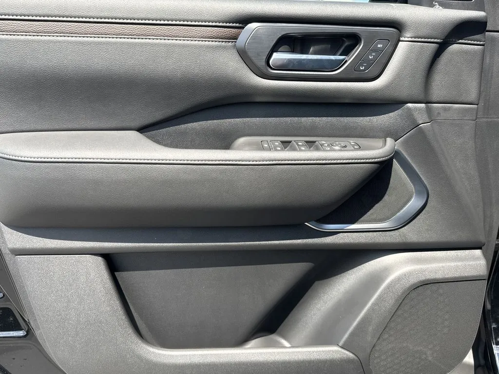 2025 Nissan Armada Platinum Reserve - Photo 11