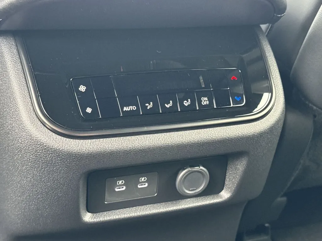 2025 Nissan Armada PRO-4X - Photo 17