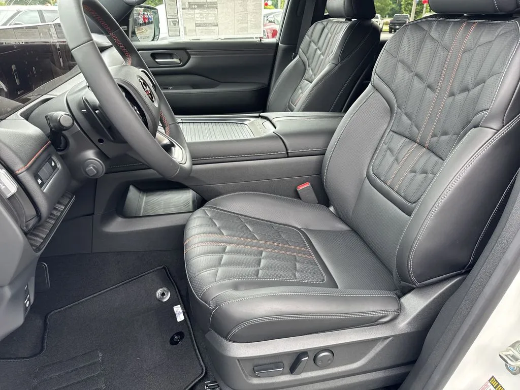 2025 Nissan Armada PRO-4X - Photo 10