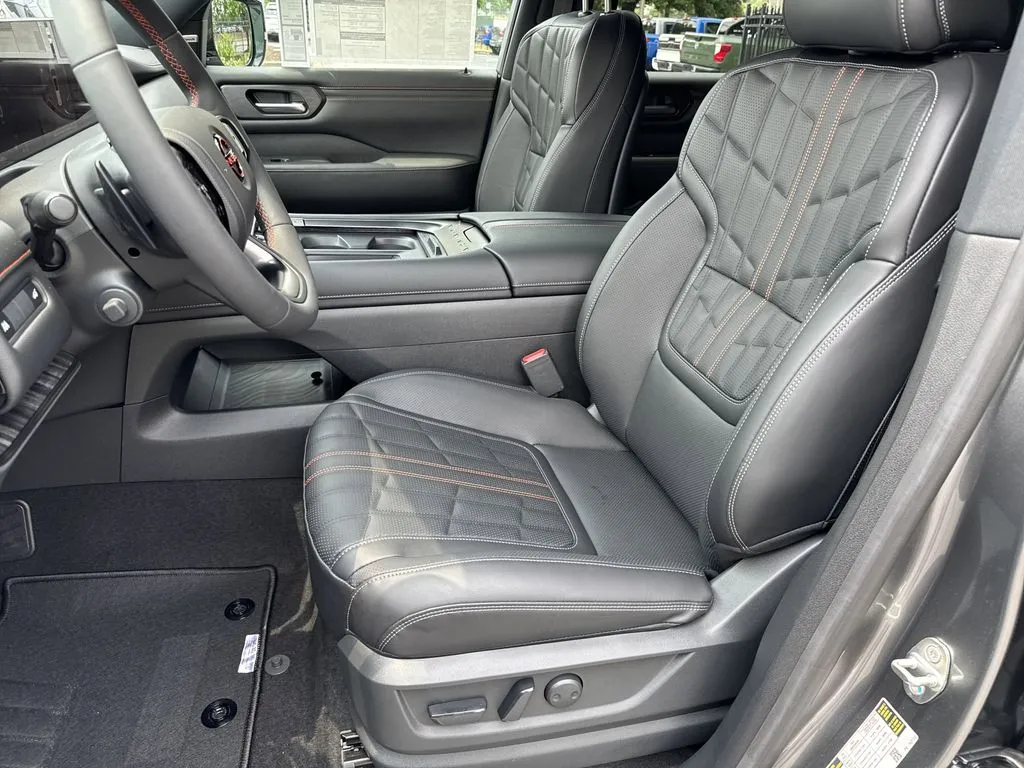 2025 Nissan Armada PRO-4X - Photo 10