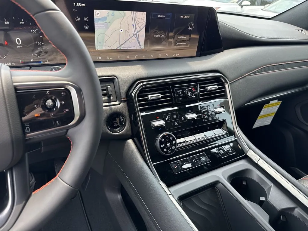 2025 Nissan Armada PRO-4X - Photo 22