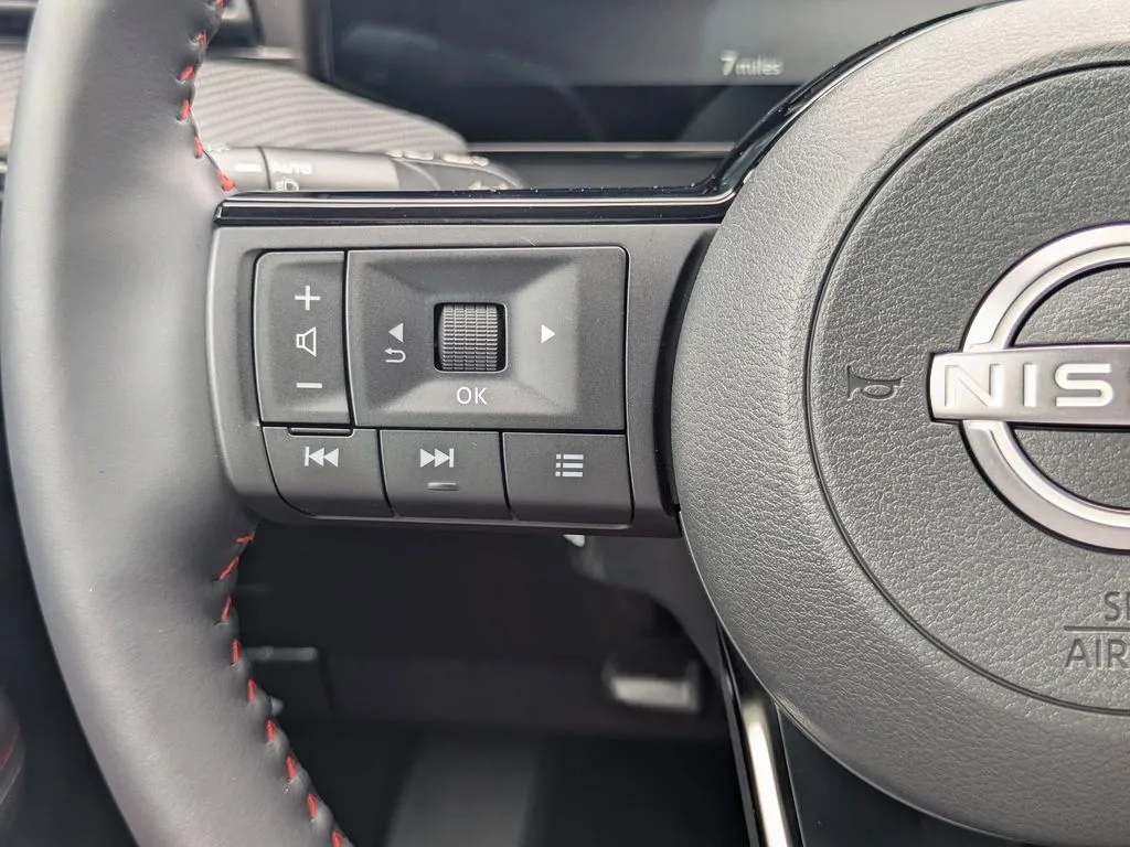 2025 Nissan Kicks SR - Photo 17
