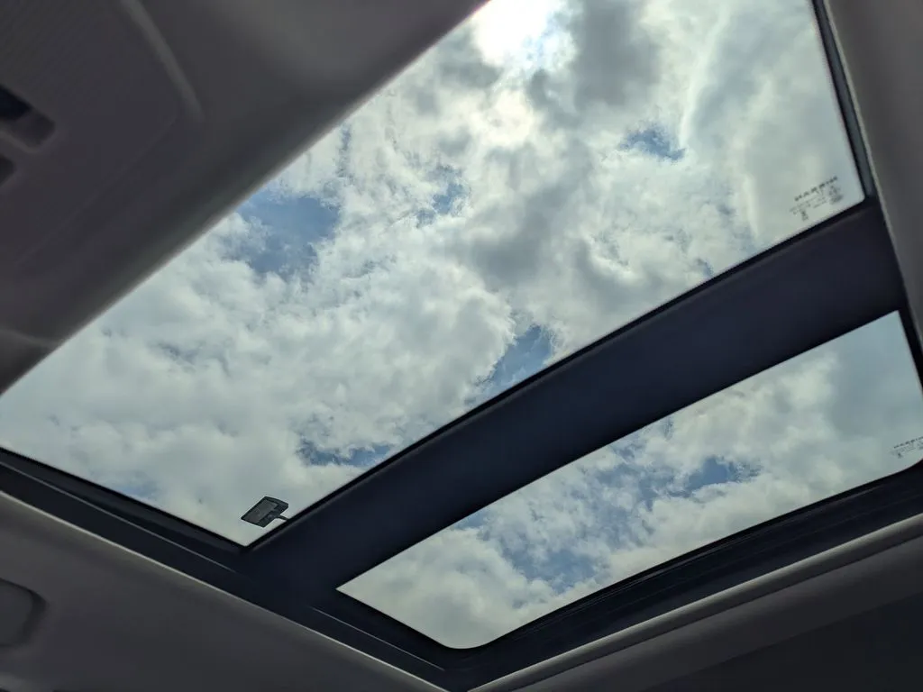 2025 Nissan Kicks SR - Photo 23