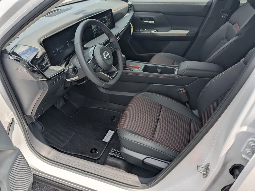 2025 Nissan Kicks SR - Photo 10