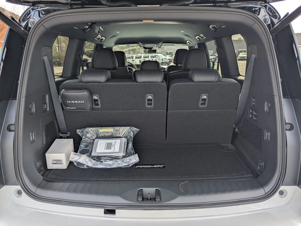 2025 Nissan Armada PRO-4X - Photo 15