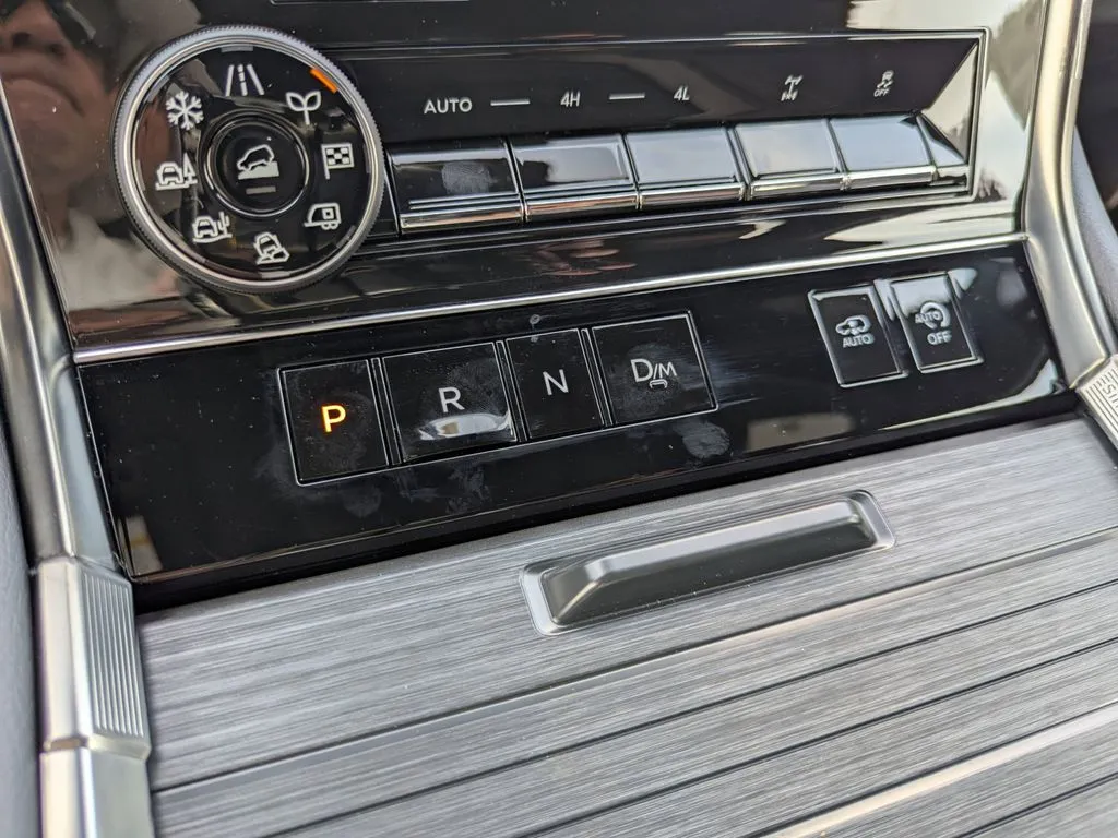 2025 Nissan Armada PRO-4X - Photo 24