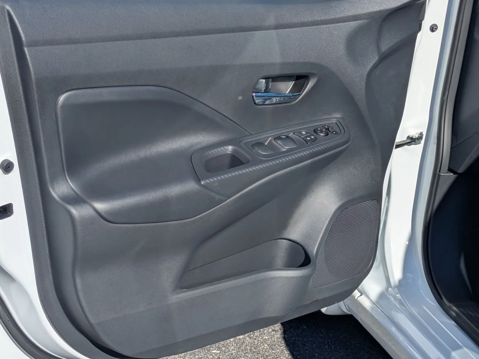 2025 Nissan Versa Sedan SV - Photo 11