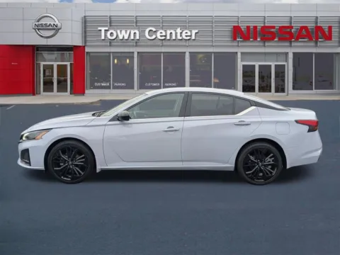 More photos of 2023 Nissan Altima 2.5 SR at Town Center Nissan, GA