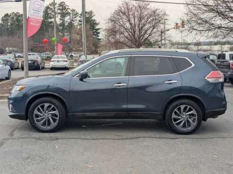 More photos of 2016 Nissan Rogue SL at Town Center Nissan, GA