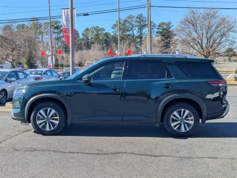More photos of 2023 Nissan Pathfinder SL at Town Center Nissan, GA