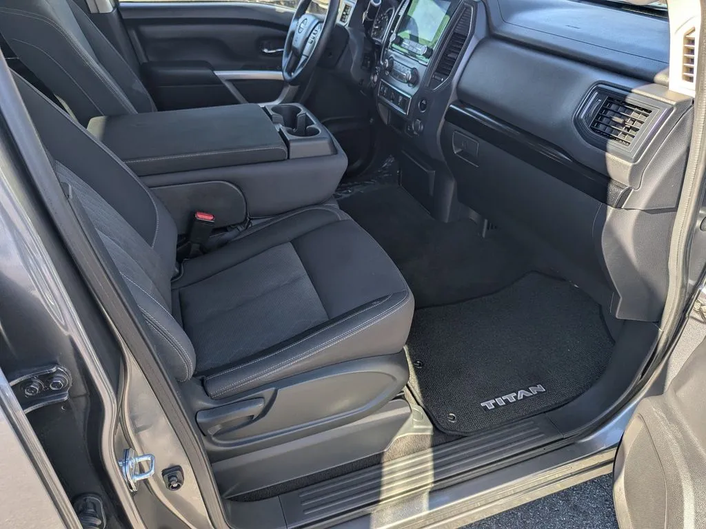 2023 Nissan Titan SV - Photo 9