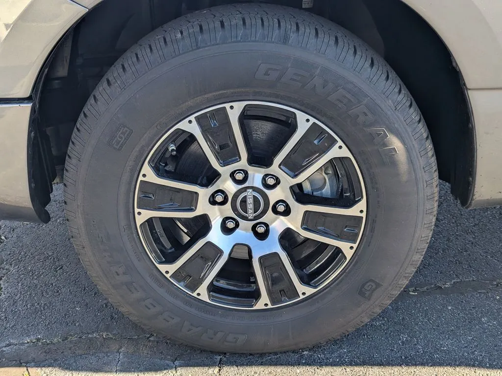 2023 Nissan Titan SV - Photo 8