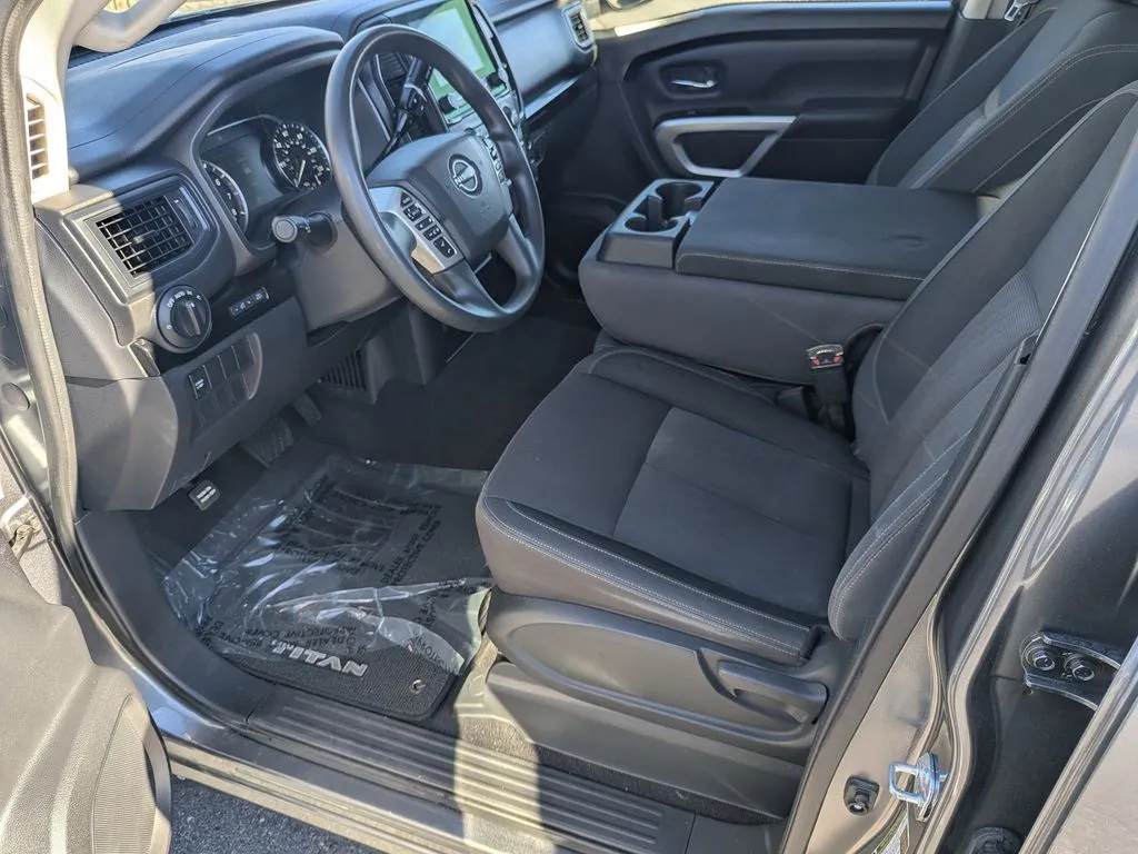 2023 Nissan Titan SV - Photo 6