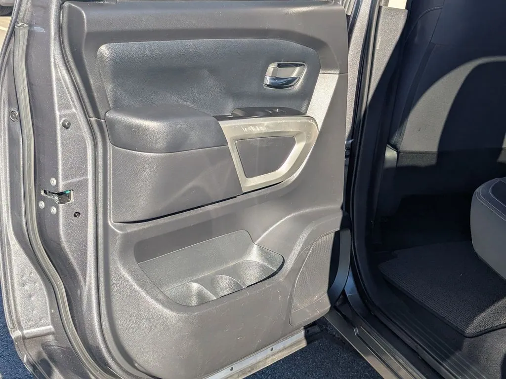 2023 Nissan Titan SV - Photo 14