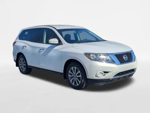 Photos of 2014 Nissan Pathfinder S for sale in Kennesaw, GA at Town Center Nissan