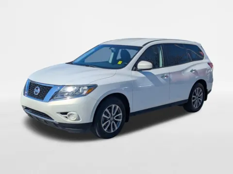 More photos of 2014 Nissan Pathfinder S at Town Center Nissan, GA