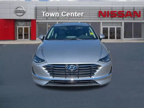 Another view of 2022 Hyundai Sonata SE for sale in Kennesaw, GA at Town Center Nissan